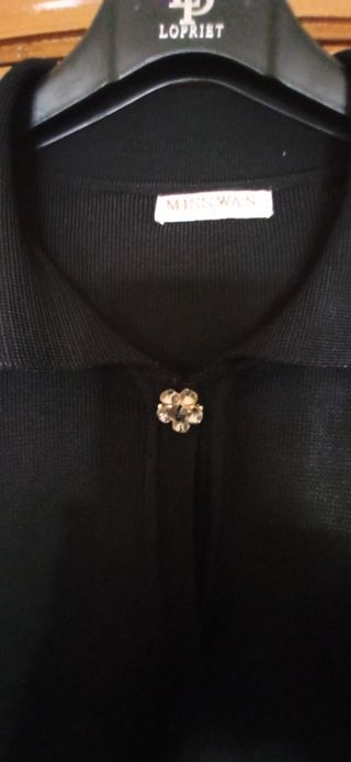 Blusas negras elegantes