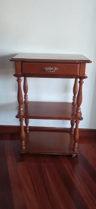 mueble auxiliar vintage con ruedas