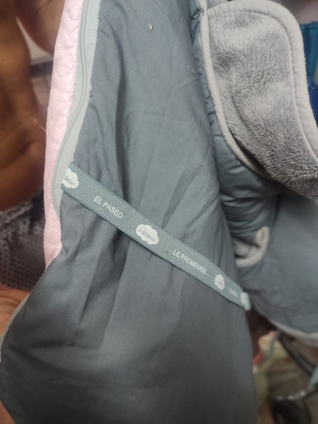 Saco silla bebé rosa lunares, con forro polar