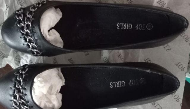 Bailarinas negras con cadena