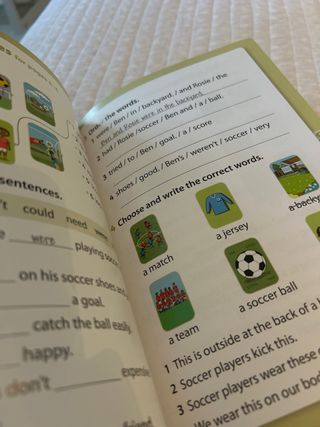 Oxford Read and Imagine: Level 3:: Soccer in th...
