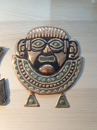 3 Máscaras peruanas artesanales.