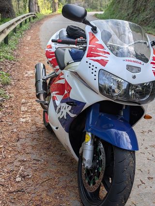 Honda CBR900RR 1998 (SC33)(acepto cambio)
