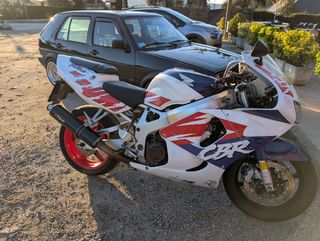Honda CBR900RR 1998 (SC33)(acepto cambio)
