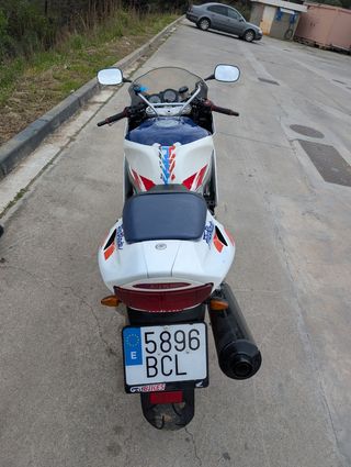 Honda CBR900RR 1998 (SC33)(acepto cambio)