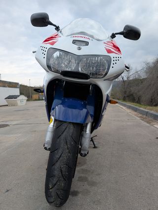 Honda CBR900RR 1998 (SC33)(acepto cambio)