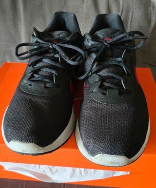 Zapatillas Nike Revolution 6 - Negras/Rojas