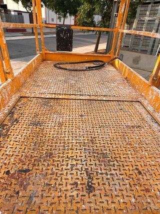 Plataforma elevadora eléctrica