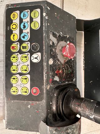 Plataforma elevadora eléctrica