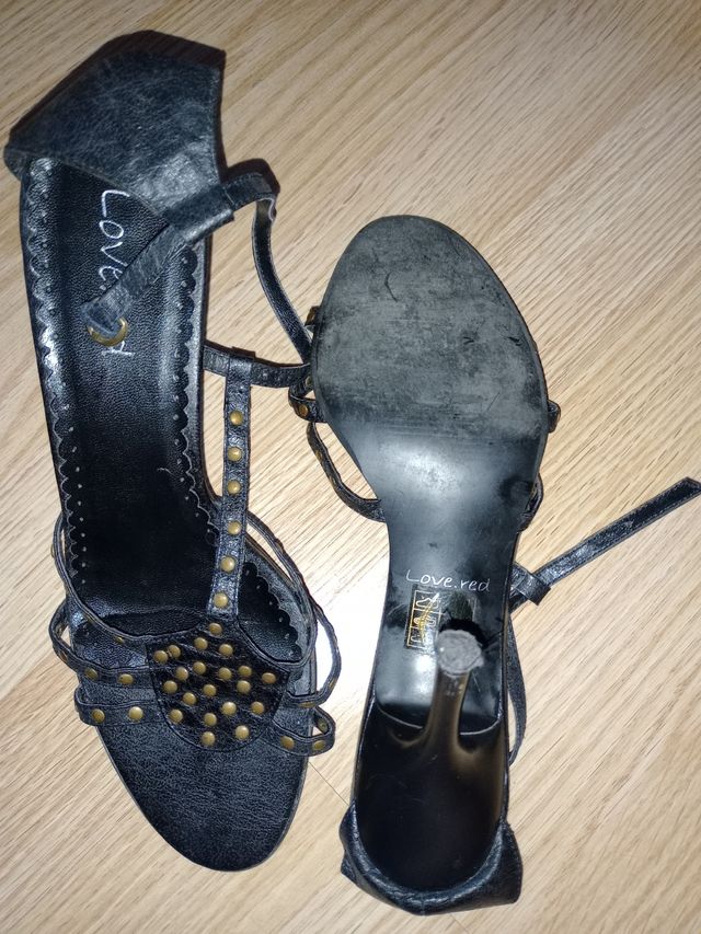 Sandalias de tacón negras