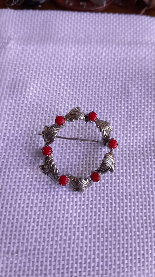 Broche vintage rojo y plata