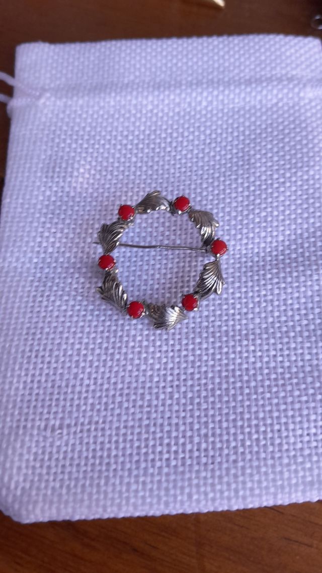 Broche vintage rojo y plata