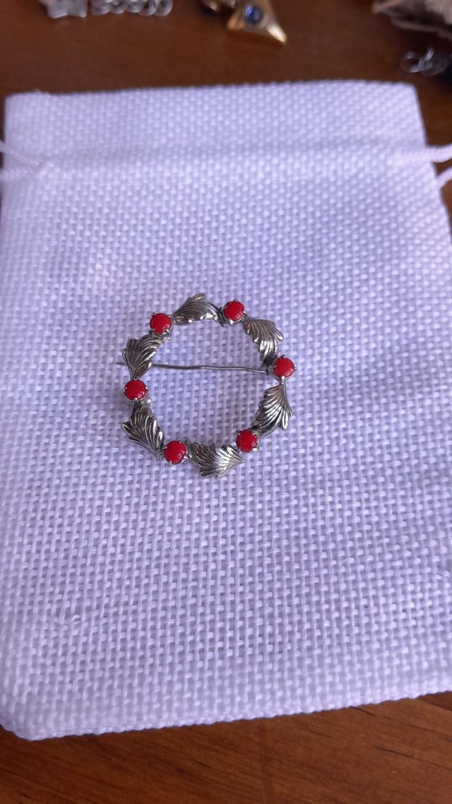 Broche vintage rojo y plata