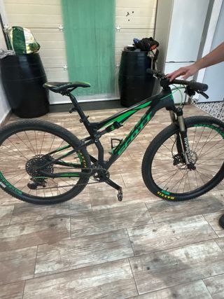 Bicicleta carbono 29" Scott