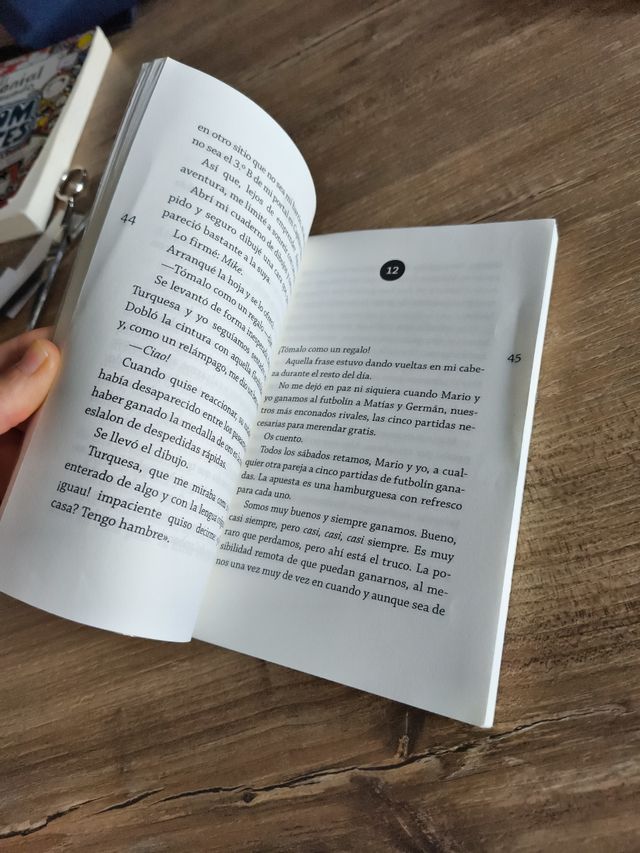 La chica que patina y el tonto que la quiere