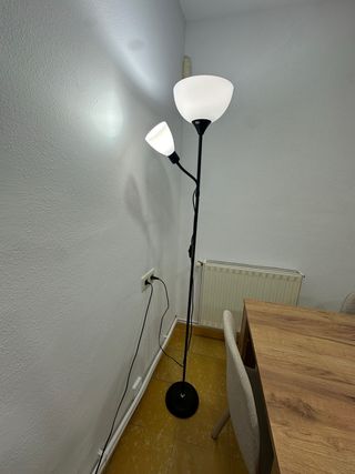 Lampara de pie 2 luces
178 cm de alto