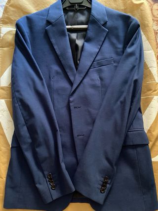 Traje azul hombre