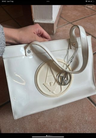 Borsa Emporio Armani in vernice bianca.