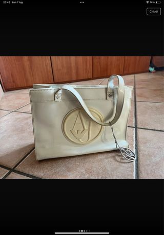 Borsa Emporio Armani in vernice bianca.
