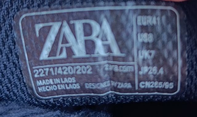 Zapatillas Zara blancas y negras