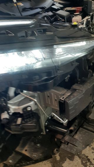 Faro delantero Toyota C-HR II 81110