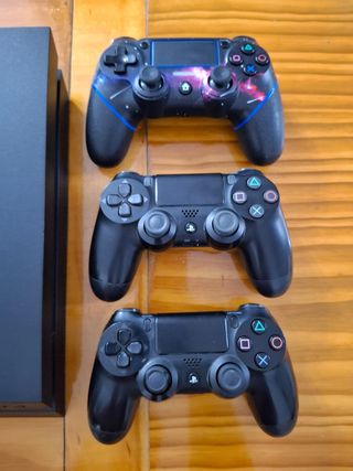 PS4 (PlayStation 4) - 3 mandos