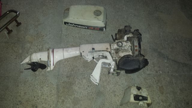 Motor fueraborda Johnson 4CV - BJ48ENM