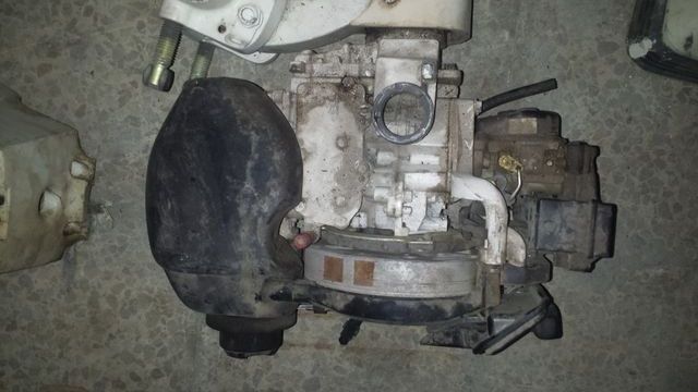 Motor fueraborda Johnson 4CV - BJ48ENM