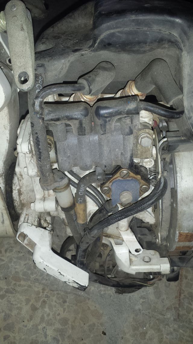 Motor fueraborda Johnson 4CV - BJ48ENM