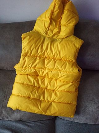 Chaleco acolchado amarillo