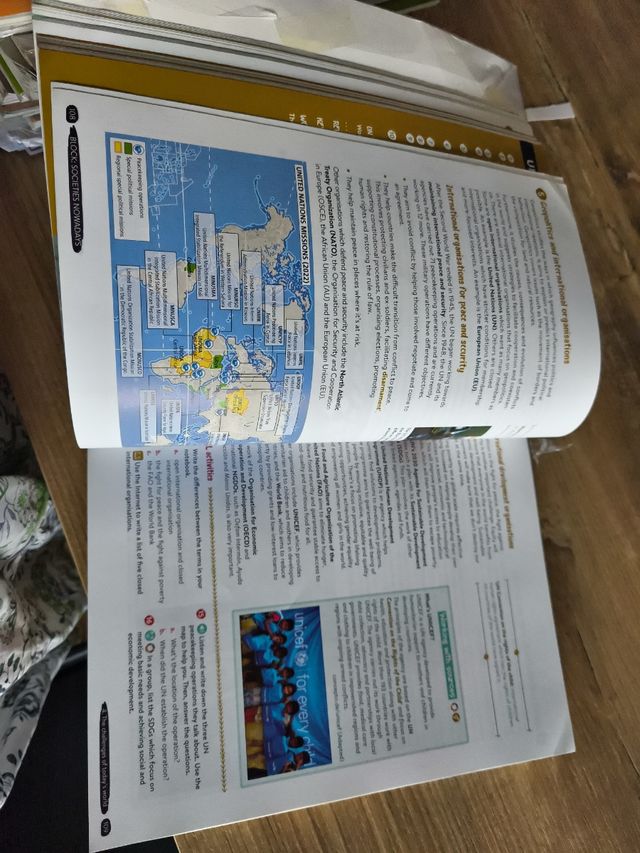 Geography & History 2º ESO. Student's book. GENiOX