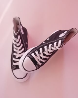 Zapatiillas negras altas