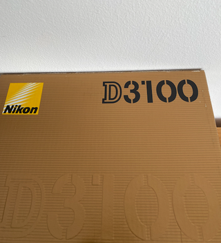 Nikon D3100 Réflex 14.2MP con objetivo 18-55mm