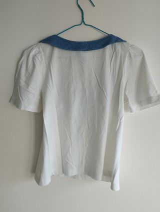 Blusa Traid blanca y azul