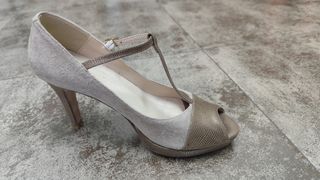 Zapatos tacón beige-marrón