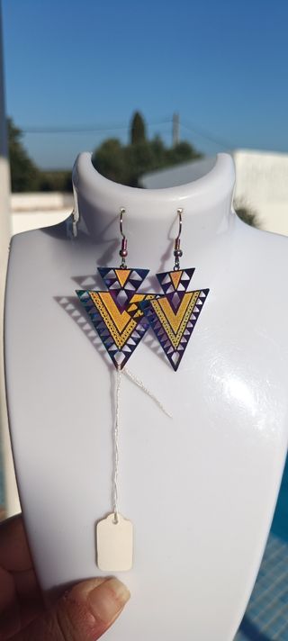 Pendientes triangulares multicolor