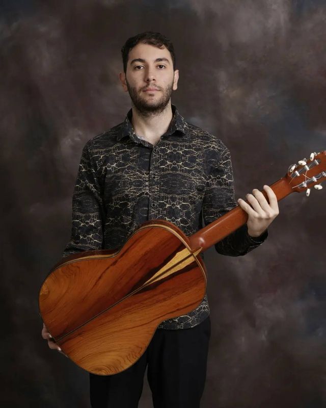 Clases Guitarra Adrian Nuez Vera