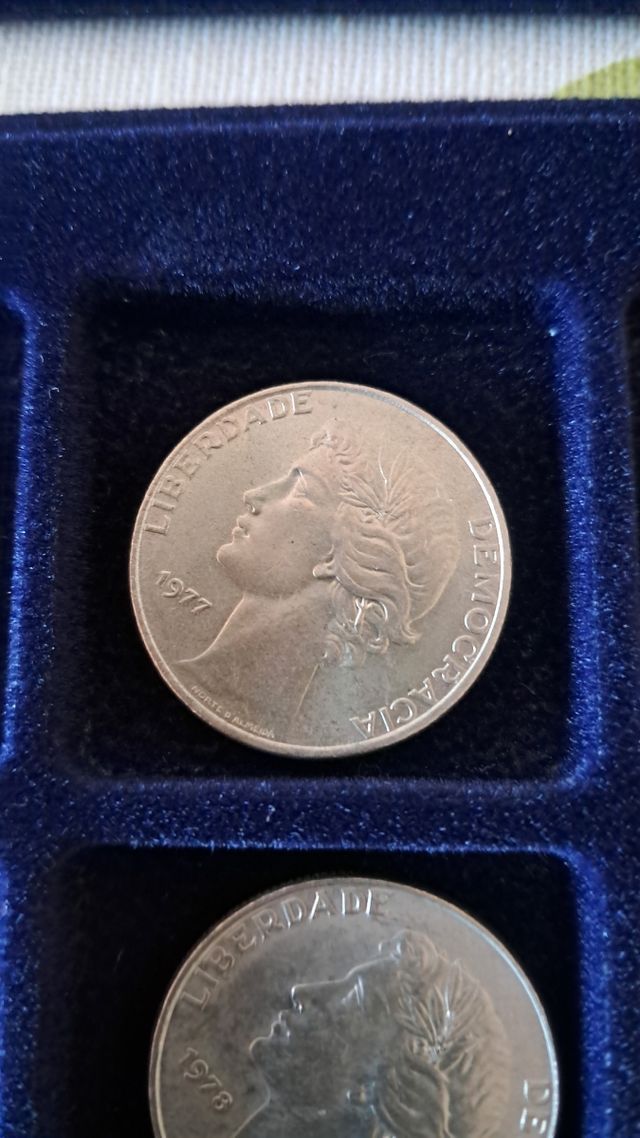 Moedas 25 Escudo Portugal 1977