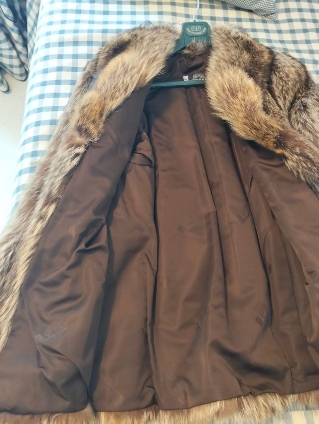 Abrigo de piel marrón