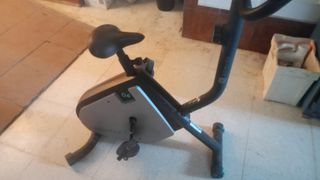 Bicicleta estática ejercicio