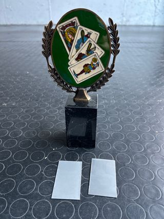 Trofeo cartas baraja española, sin grabar