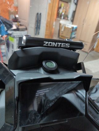Soporte GPS Zontes 703