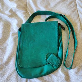 Bolso bandolera cuero verde