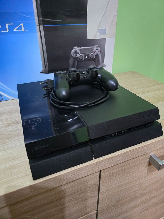 PS4 (PlayStation 4) 500GB negra