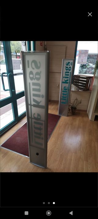 Mobiliario para tienda. Superficie 100m