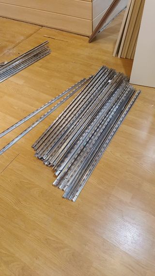 Mobiliario para tienda. Superficie 100m