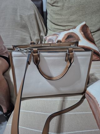 Bolso beige y marrón