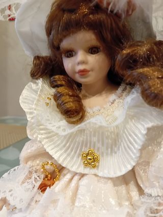 Bambola di porcellana vintage 