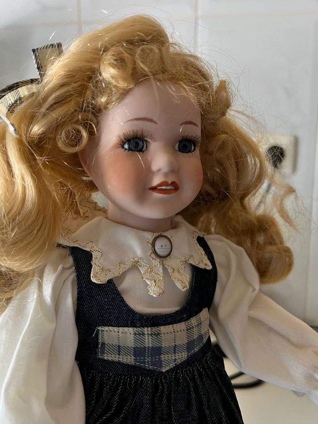 Muñeca porcelana niña - 40cm