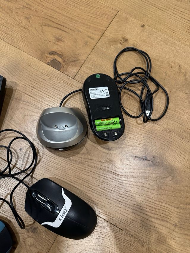 Kit Logitech: tastiera e 6 mouse